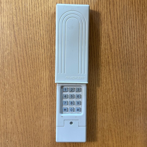 Chamberlain Original Clicker® Universal Wireless Keypad - Picture 1 of 6